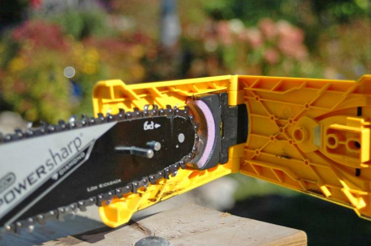 5 Best Chainsaw Teeth Sharpener Reviews & Buying Guide