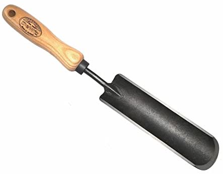 Fiskars Steel D-Handle Flat Square Garden Spade, Gardening Tools for Edging, Digging, Weed Removal, Heavy Duty, 46 Inch, Black/Orange